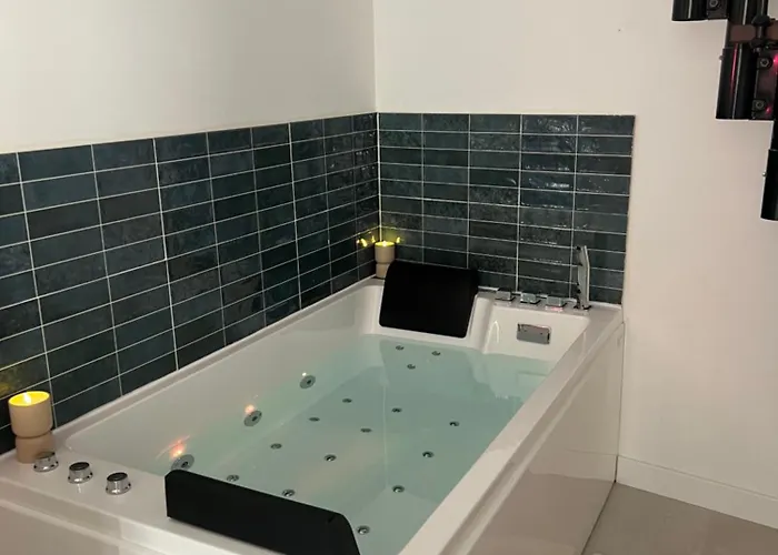 - Casa Lova Saussan